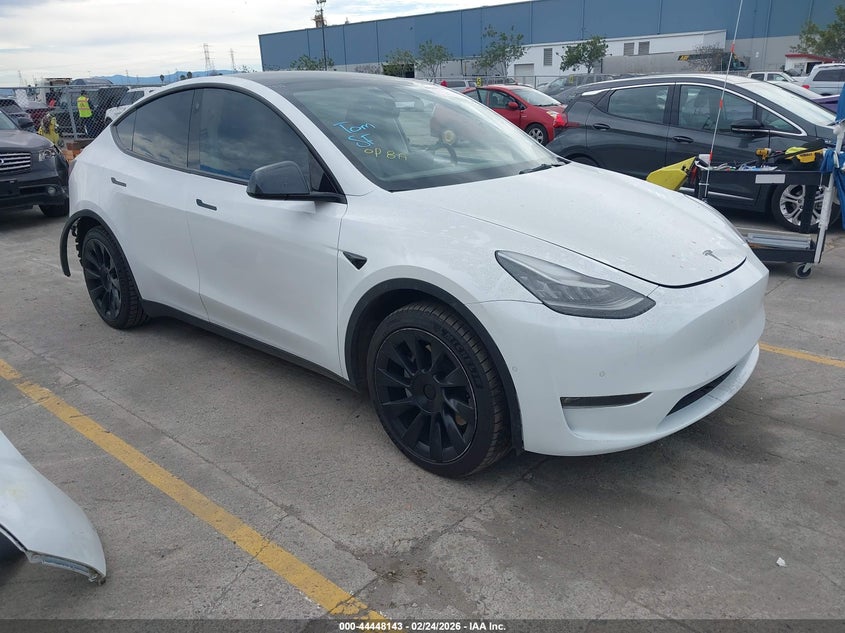 2022 Tesla Model Y Long Range Dual Motor All-Wheel Drive
