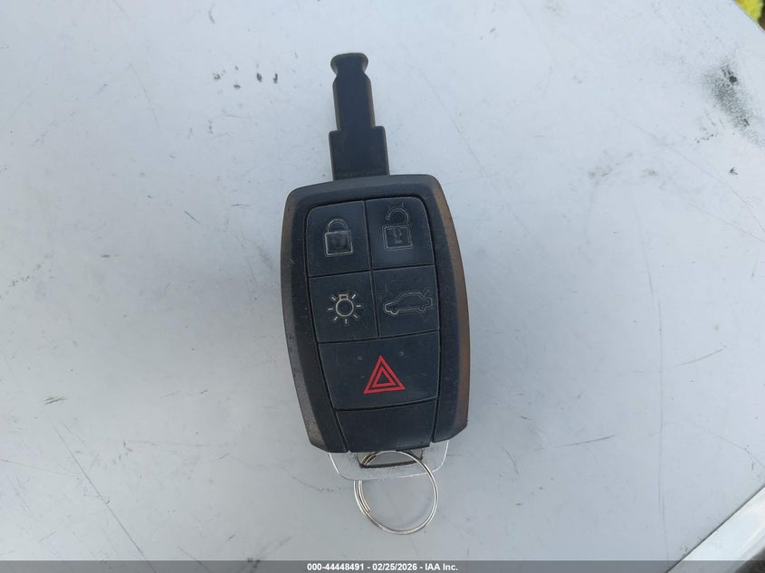 2011 Volvo S40 T5/T5 R-Design VIN: YV1672MS4B2535637 Lot: 44448491