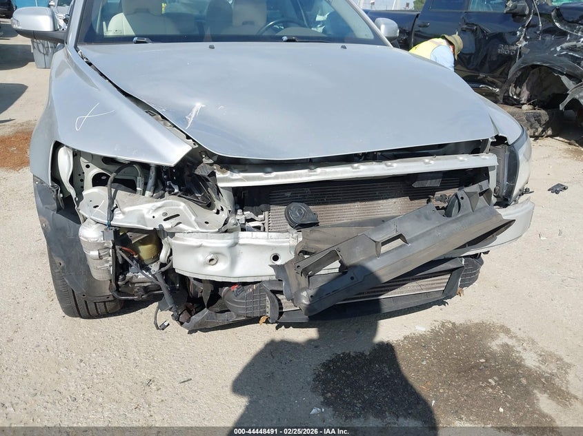 2011 Volvo S40 T5/T5 R-Design VIN: YV1672MS4B2535637 Lot: 44448491