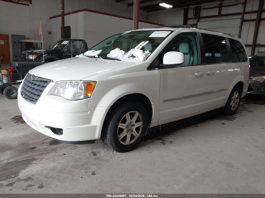 2010 Chrysler Town & Country Touring