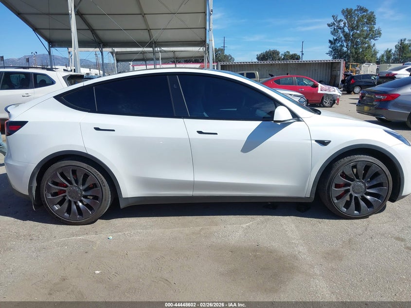2023 Tesla Model y Performance Dual Motor All-wheel Drive White Lot 111044448602 Vin 7SAYGDEF6PF789854