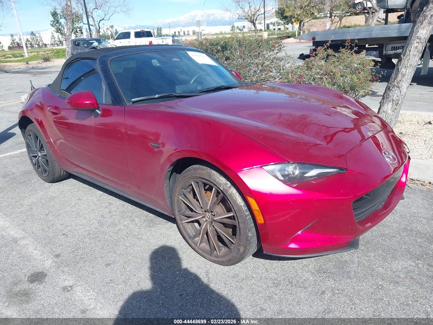 Vin: jm1ndad70r0607276, lot: 44945352, mazda mx-5 miata grand touring 2024 img_1