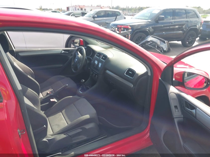 2011 Volkswagen Golf 2.5L 2-Door