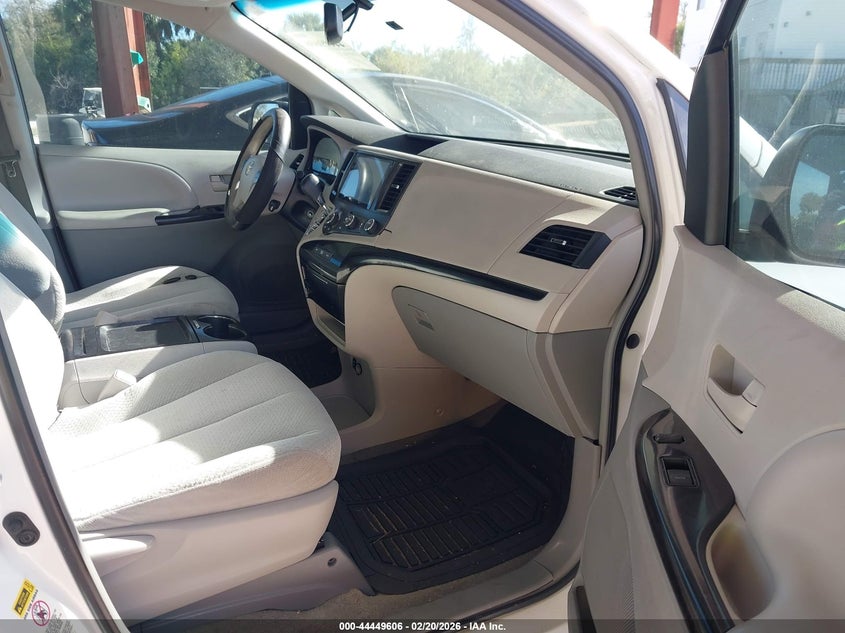 2011 Toyota Sienna Le V6