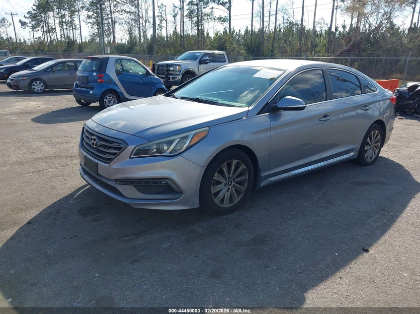 Photo 2 - HYUNDAI SONATA