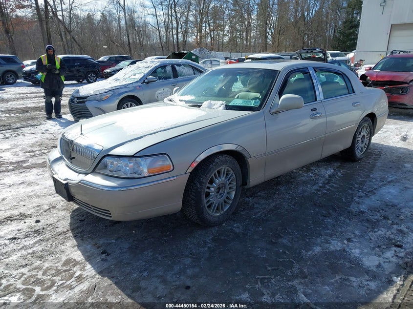 2006 Lincoln Town Car Designer Series