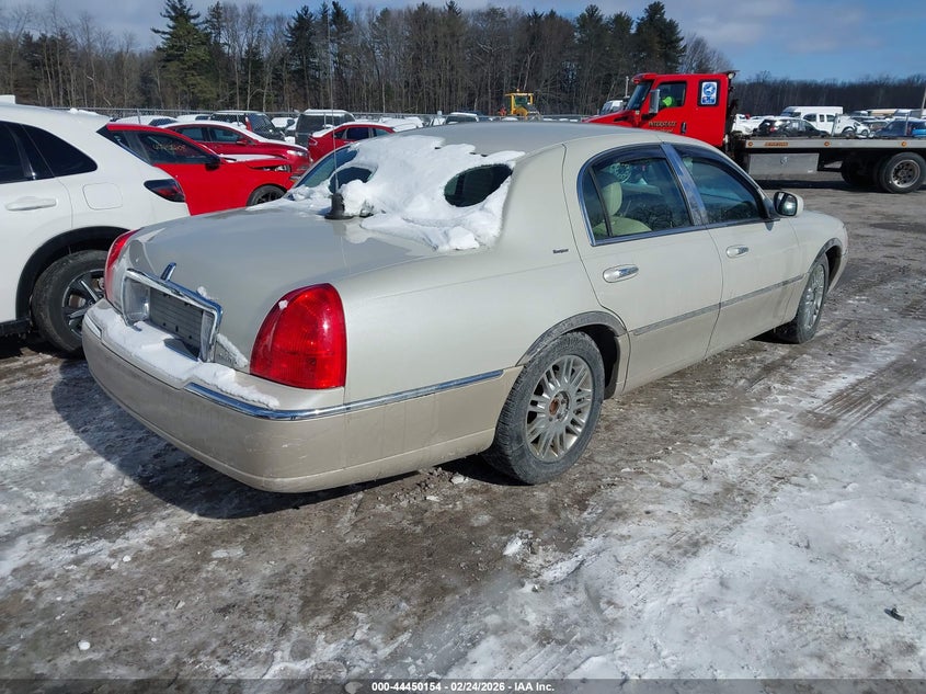 2006 Lincoln Town Car Designer Series