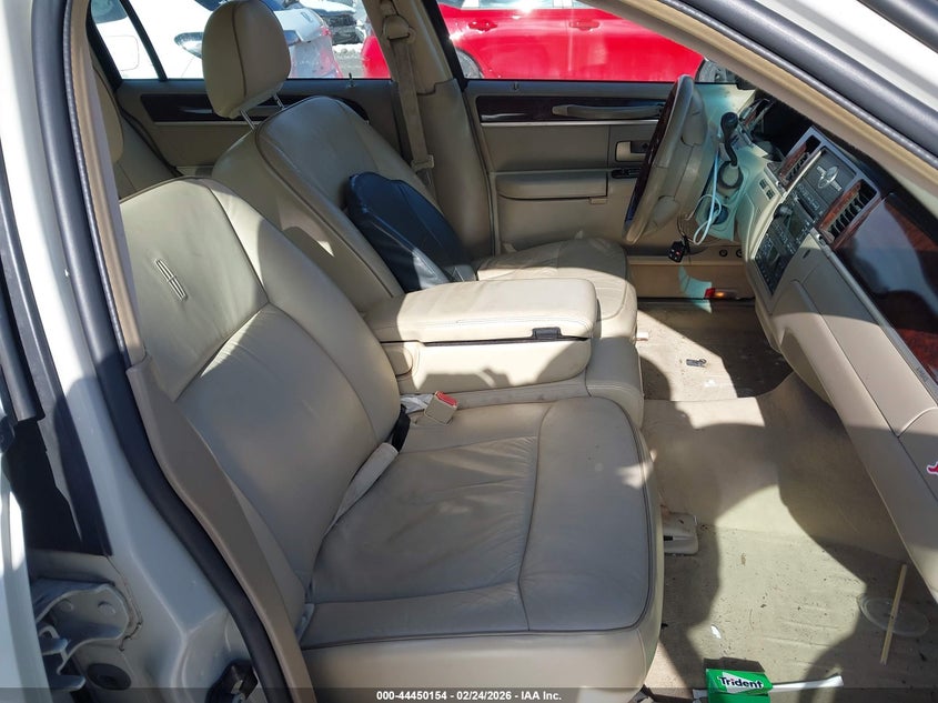 2006 Lincoln Town Car Designer Series