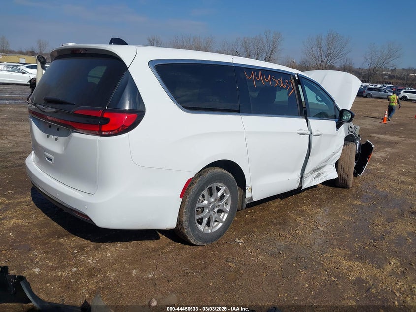 2024 Chrysler Pacifica Touring