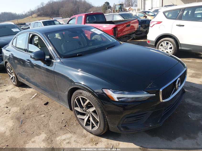 2020 Volvo S60 T6 Momentum