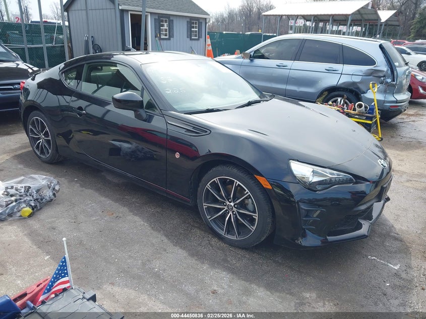 JF1ZNAA16H8710996 TOYOTA 86 Photo 1