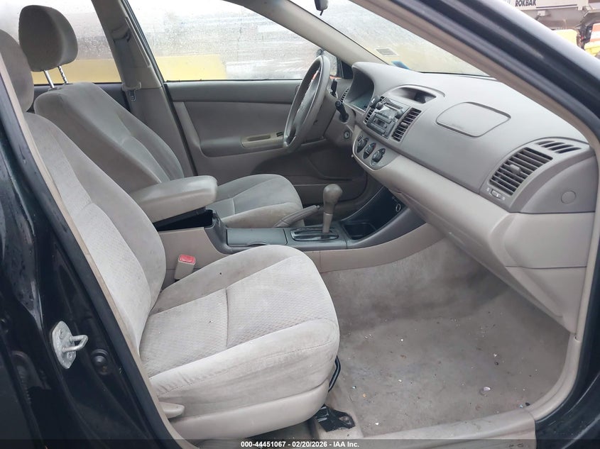 2004 Toyota Camry Le