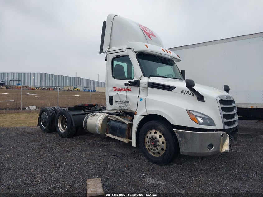 2021 FREIGHTLINER NEW CASCADIA 126  (VIN: 1FUJHLDV4MLMA2911)
