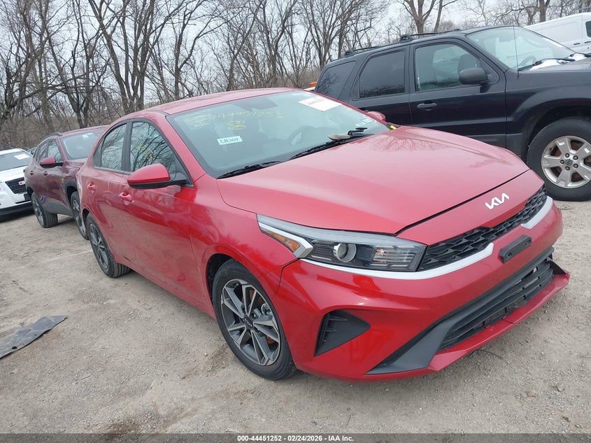2024 Kia Forte Lxs