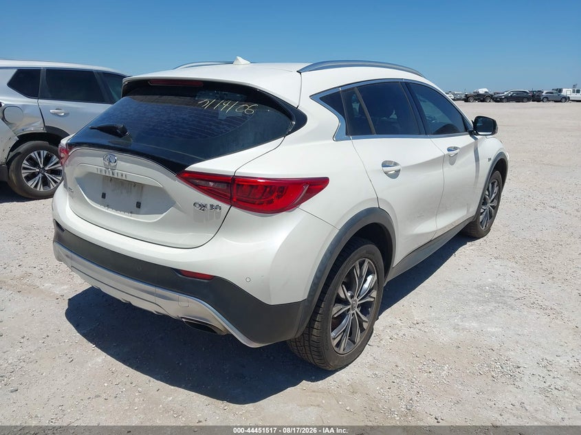 2017 INFINITI QX30 auction photo 4