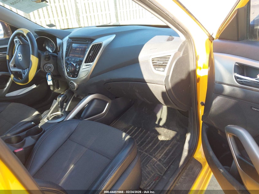 2013 Hyundai Veloster Base W/Black