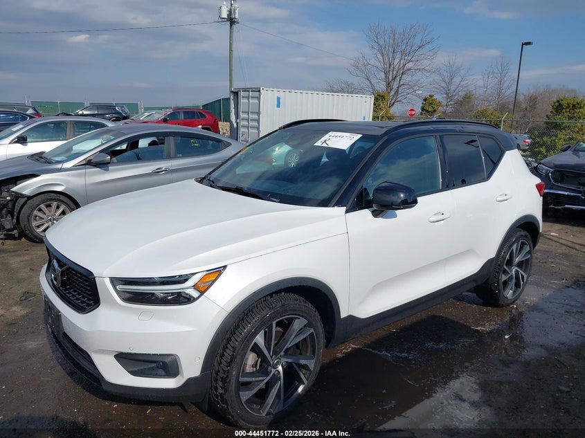 2021 Volvo Xc40 T5 R-Design