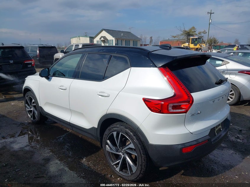2021 Volvo Xc40 T5 R-Design