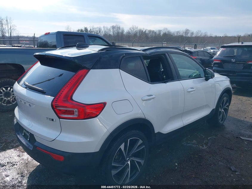 2021 Volvo Xc40 T5 R-Design