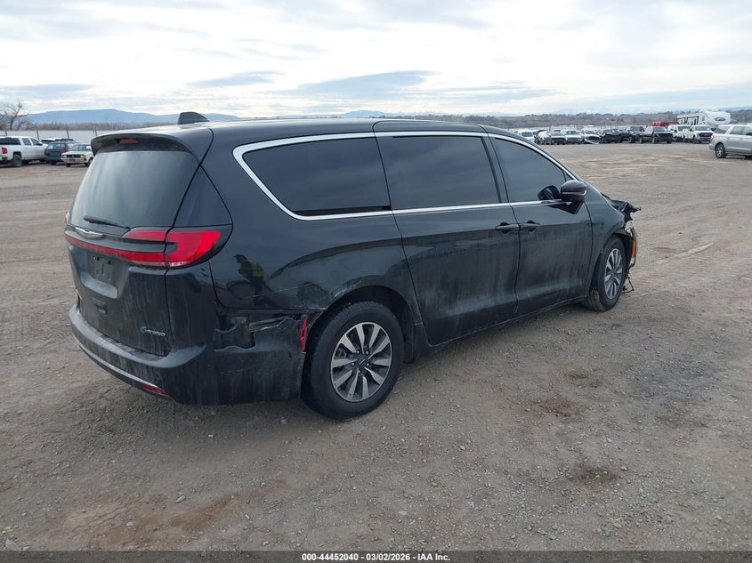 2022 Chrysler Pacifica Hybrid Touring L