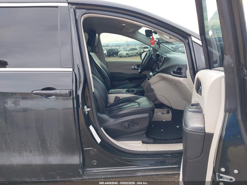 2022 Chrysler Pacifica Hybrid Touring L