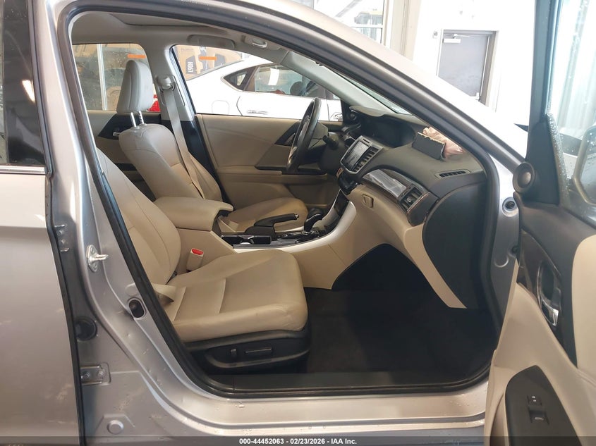 VIN JHMCR6F7XHC026060 2017 HONDA ACCORD HYBRID TOURING
