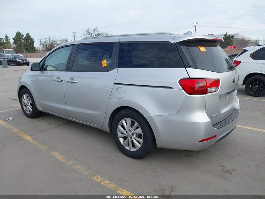 2015 KIA SEDONA auction photo 3