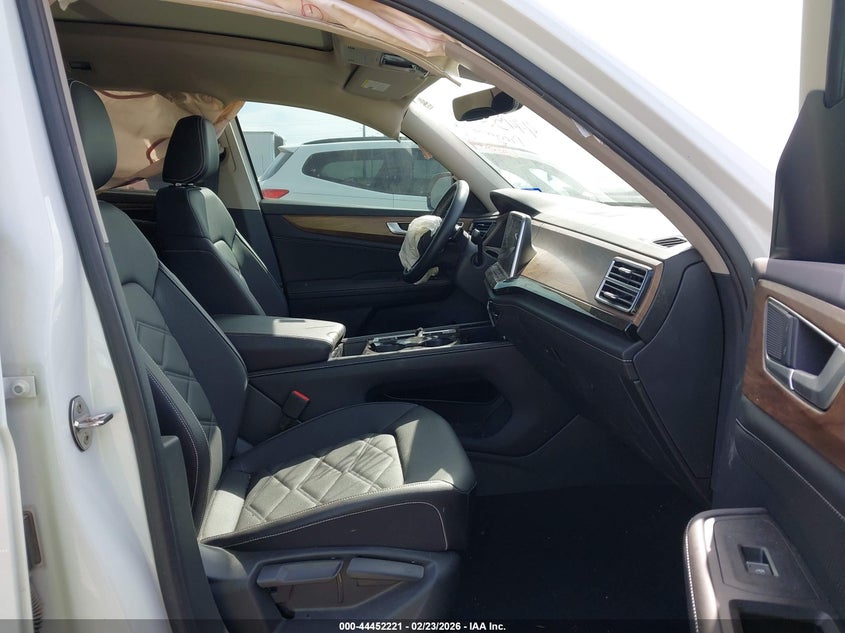 2025 Volkswagen Atlas 2.0T Se W/Technology