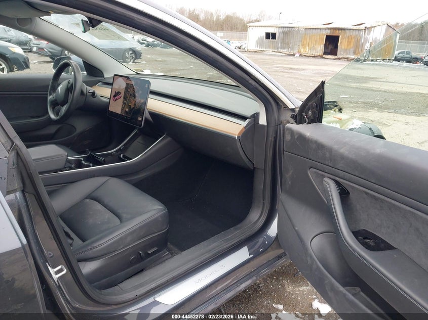 2018 Tesla Model 3 Long Range/Mid Range