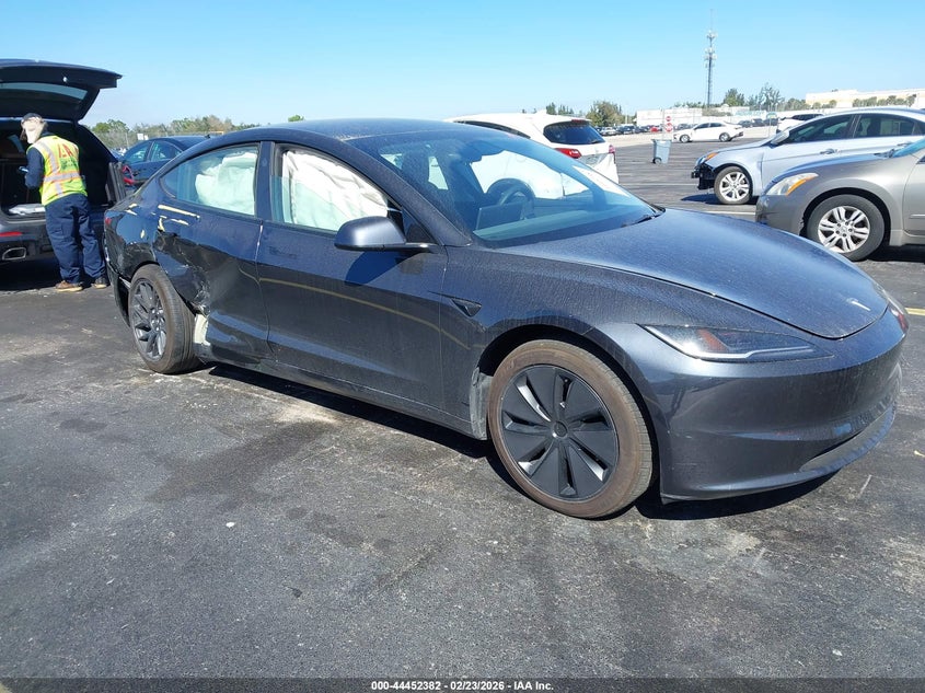 2025 Tesla Model 3 Long Range Rear-Wheel Drive/Standard Rear-Wheel Drive