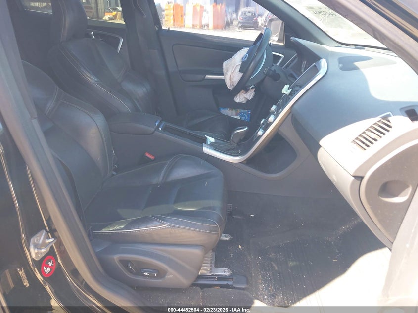 2017 Volvo Xc60 T6 R-Design