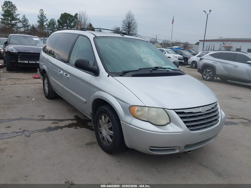 2006 Chrysler Town & Country Touring