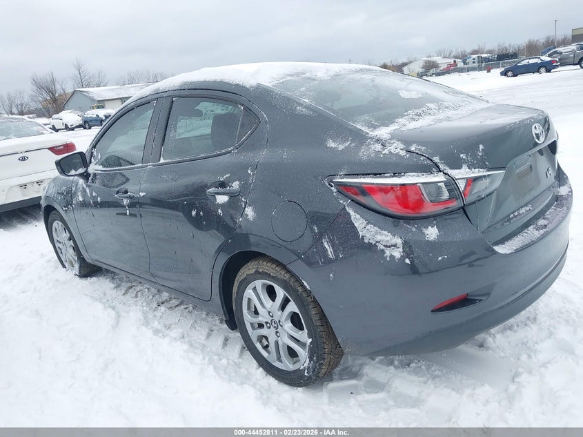 VIN 3MYDLBYV7HY183176 2017 TOYOTA YARIS IA