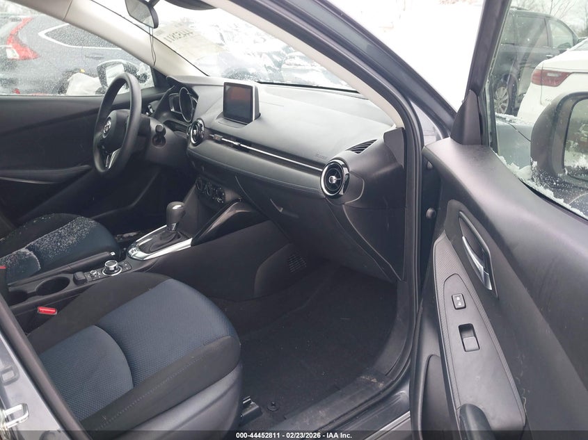 VIN 3MYDLBYV7HY183176 2017 TOYOTA YARIS IA