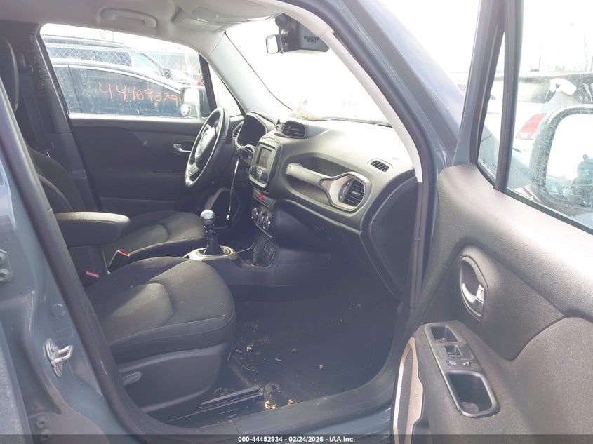 2017 Jeep Renegade Latitude Fwd