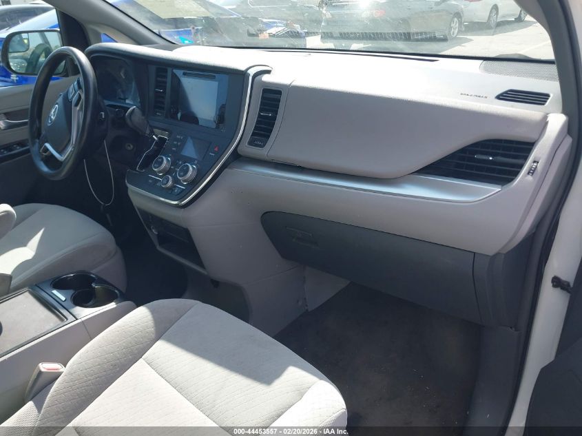 2017 Toyota Sienna Le 8 Passenger