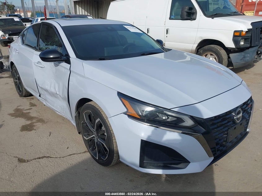 2023 Nissan Altima Sr Fwd