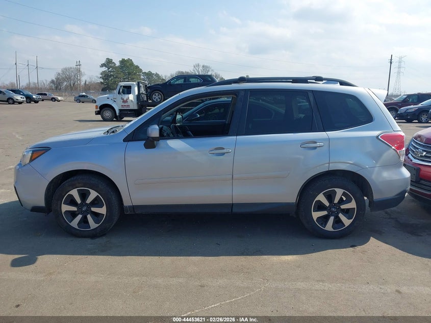 2017 Subaru Forester 2.5 2.5I Premium silver Lot 111044453621 Vin JF2SJAGC8HH527097