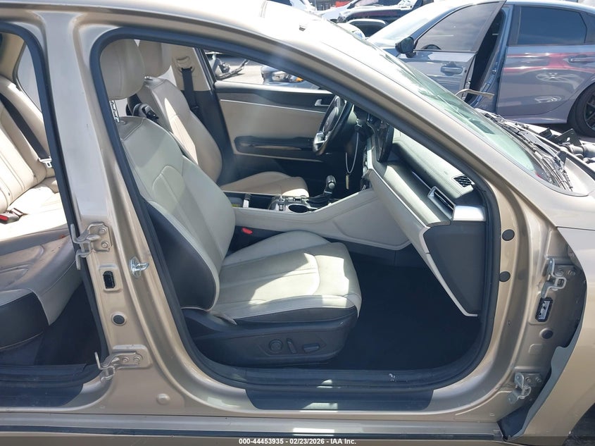 2022 Kia K5 Ex