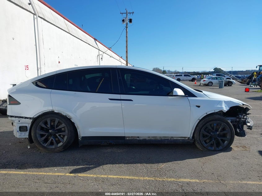 2022 Tesla Model X Dual Motor All-Wheel Drive VIN: 7SAXCBE50NF362668 Lot: 44454161