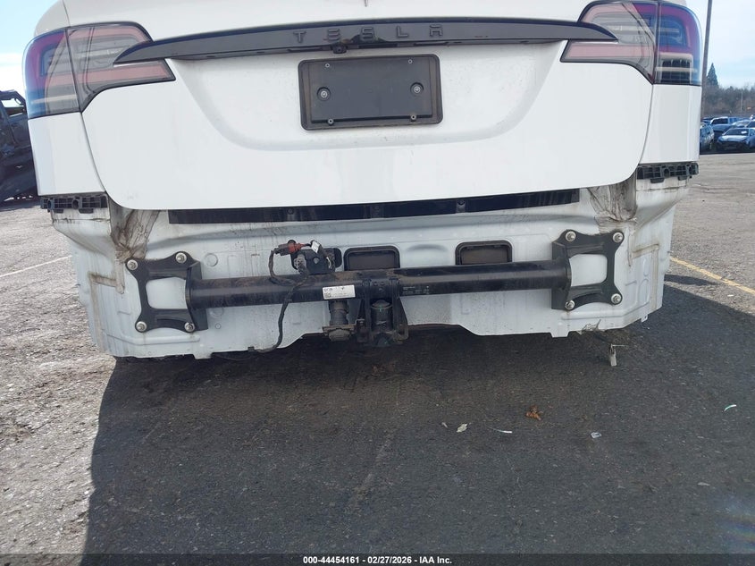 2022 Tesla Model X Dual Motor All-Wheel Drive VIN: 7SAXCBE50NF362668 Lot: 44454161