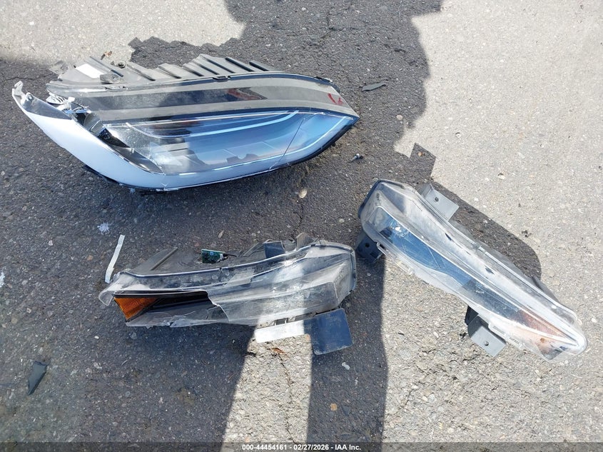 2022 Tesla Model X Dual Motor All-Wheel Drive VIN: 7SAXCBE50NF362668 Lot: 44454161