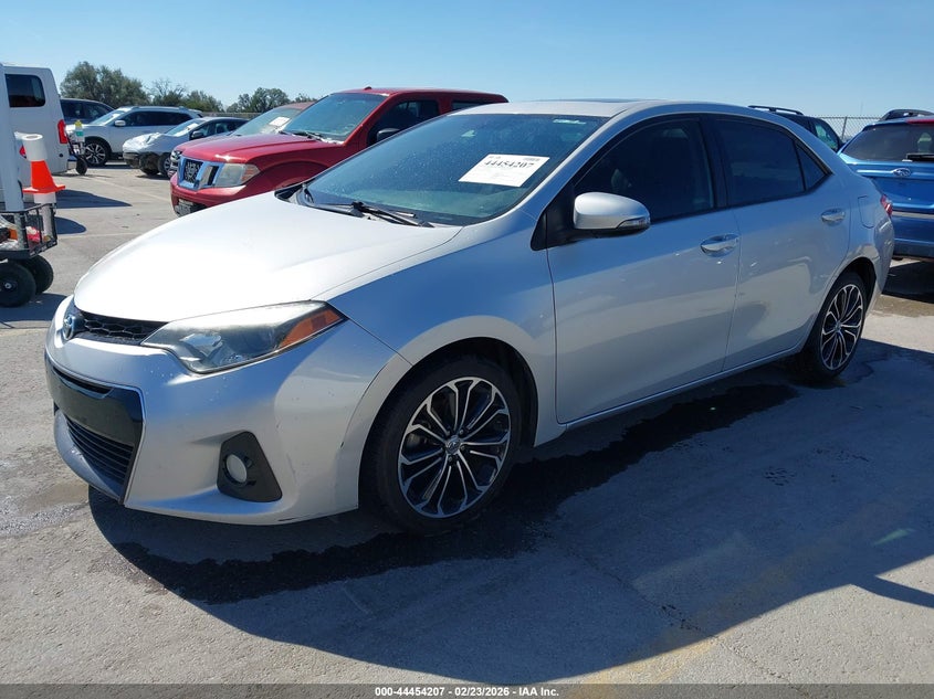 2015 TOYOTA COROLLA auction photo 2
