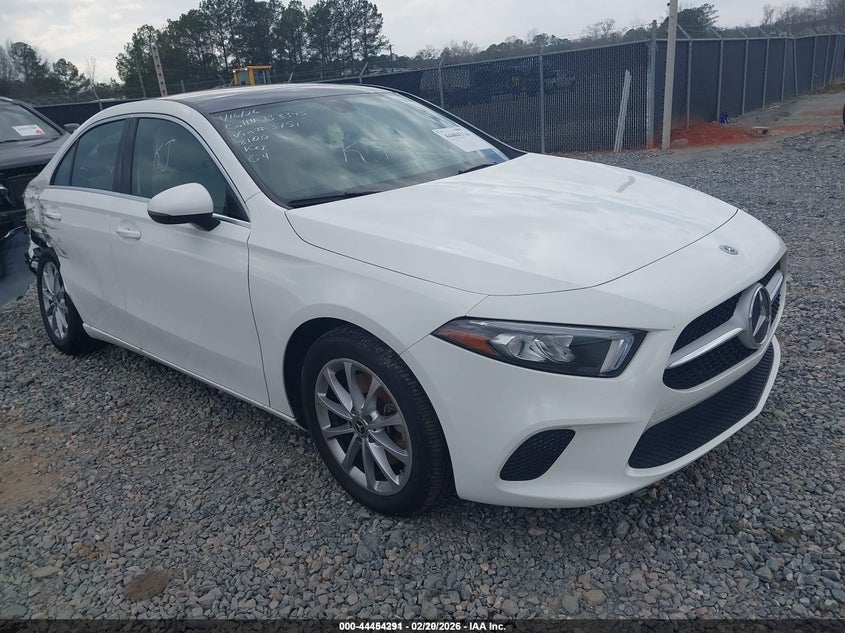 2019 Mercedes-Benz A 220