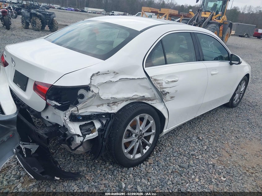 2019 Mercedes-Benz A 220