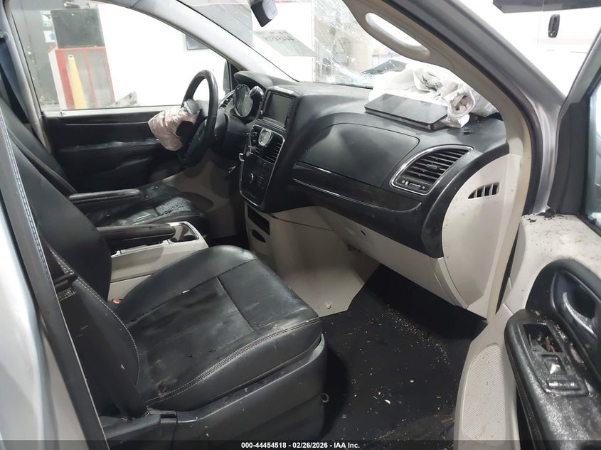 2012 Chrysler Town & Country Touring