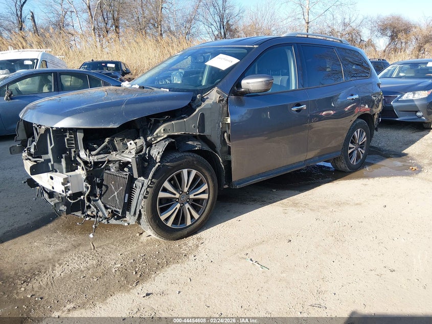 2019 Nissan Pathfinder Sv