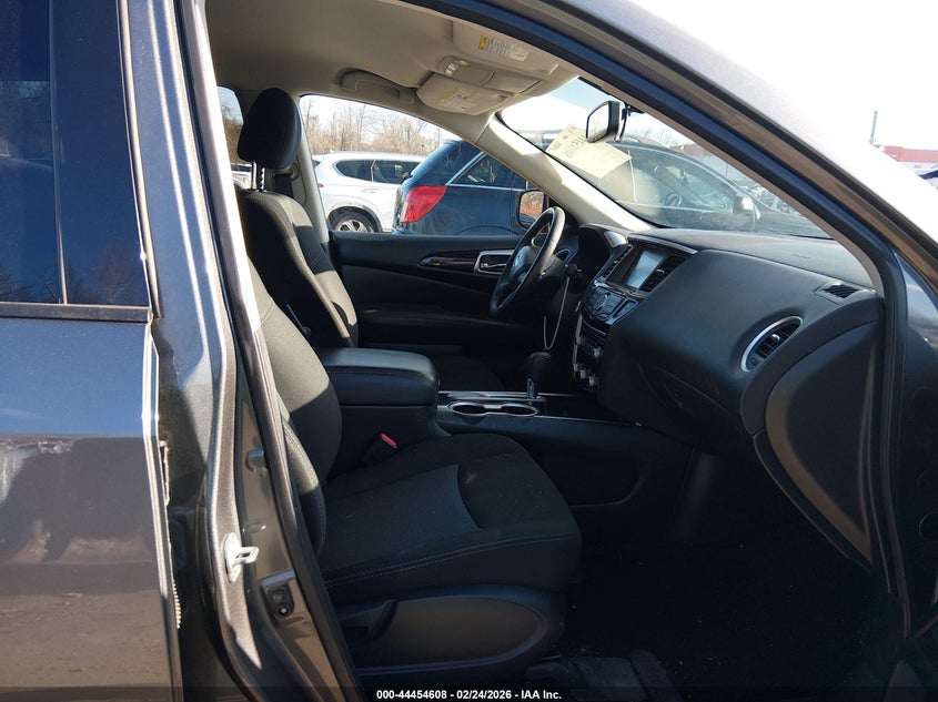 2019 Nissan Pathfinder Sv