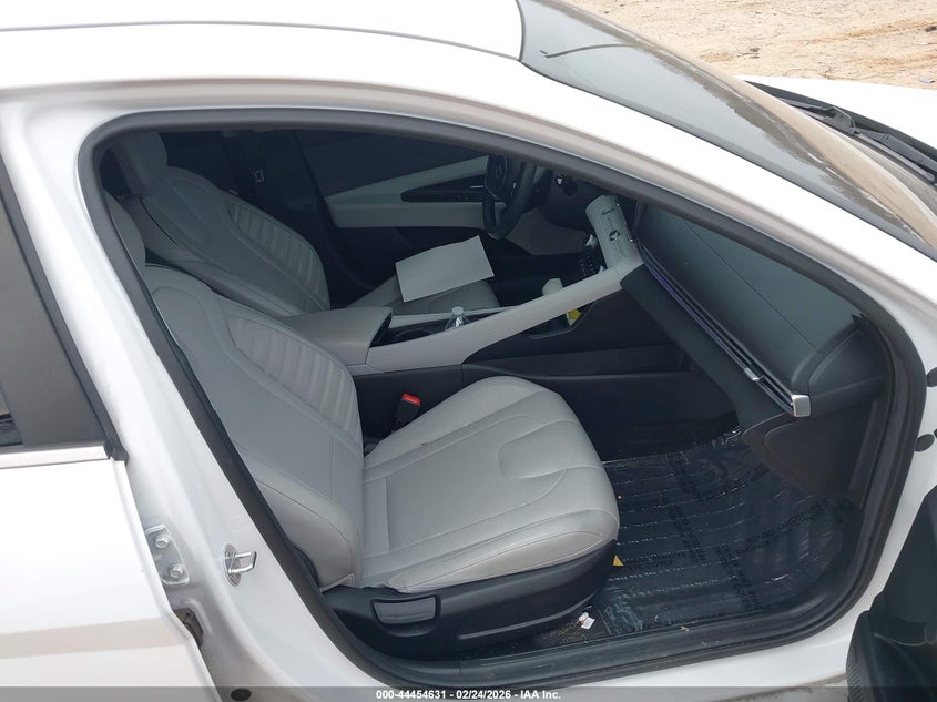 2022 Hyundai Elantra Limited