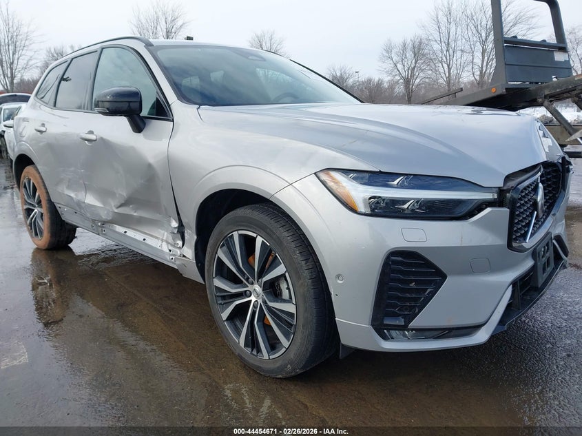 2024 Volvo Xc60 B5 Plus Dark Theme